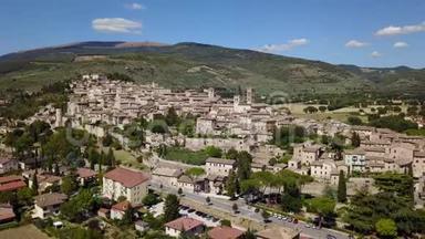 斯佩罗，意大利<strong>最美</strong>丽的小镇之一。 从空中俯瞰<strong>村庄</strong>